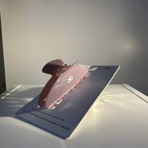 ALO Yoga Purple Claw Clip